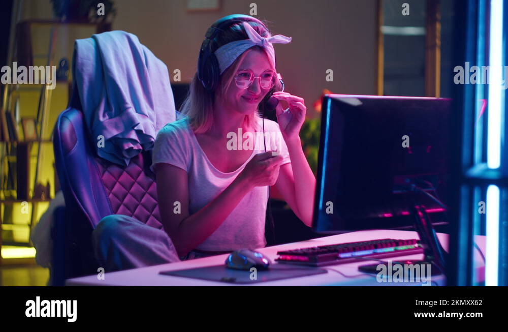 Connection game Stock Videos & Footage - HD and 4K Video Clips - Alamy