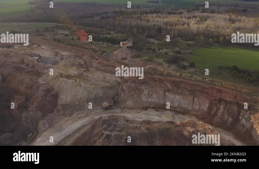 Giant excavators Stock Videos & Footage - HD and 4K Video Clips - Alamy