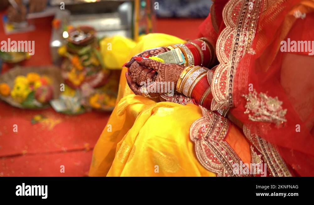 Close up saree Stock Videos & Footage - HD and 4K Video Clips - Alamy