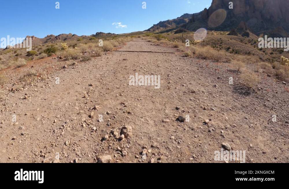 Hiking Trail View of Superstition - Hiking Trail View Of Superstition Mountains In Lost Dutchman State Park 2kngxcm 