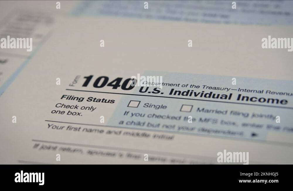 US Individual Income Tax Return Form 1040 Stock Video Footage - Alamy
