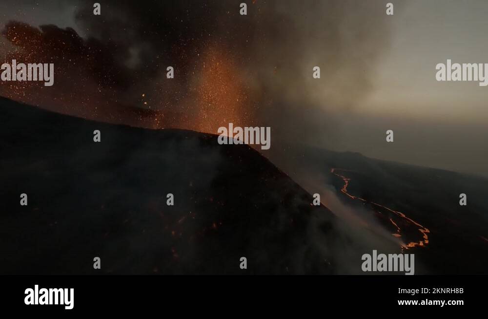 Vulcano Eruption La Palma 2021 Canary Islands Stock Video Footage Alamy