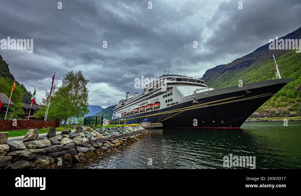 Luxury cruise ship queen elizabeth Stock Videos & Footage HD and 4K