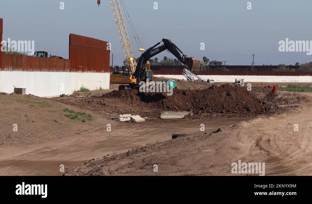 Dozer excavator Stock Videos & Footage - HD and 4K Video Clips - Alamy