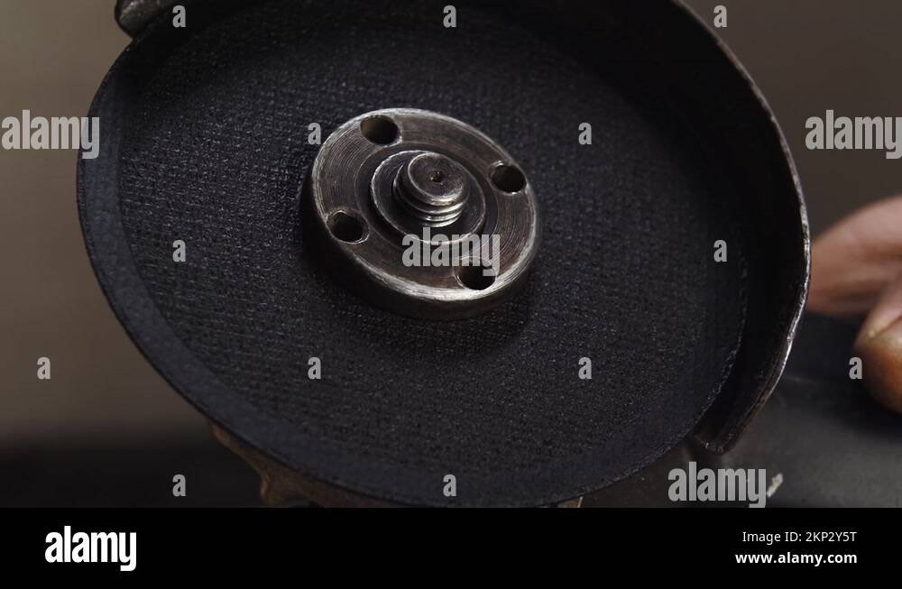 Cutting disc starts to rotate after starting attached to angle grinder