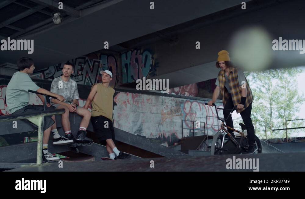Bmx bike teens Stock Videos & Footage - HD and 4K Video Clips - Alamy