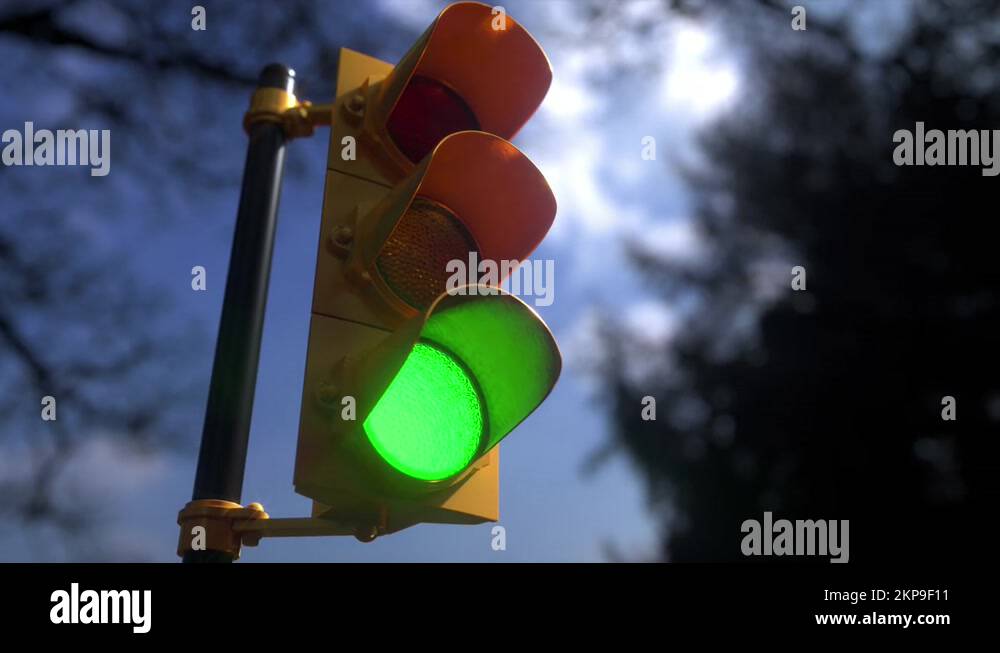 Traffic light changing from green to red Stock Video Footage Alamy
