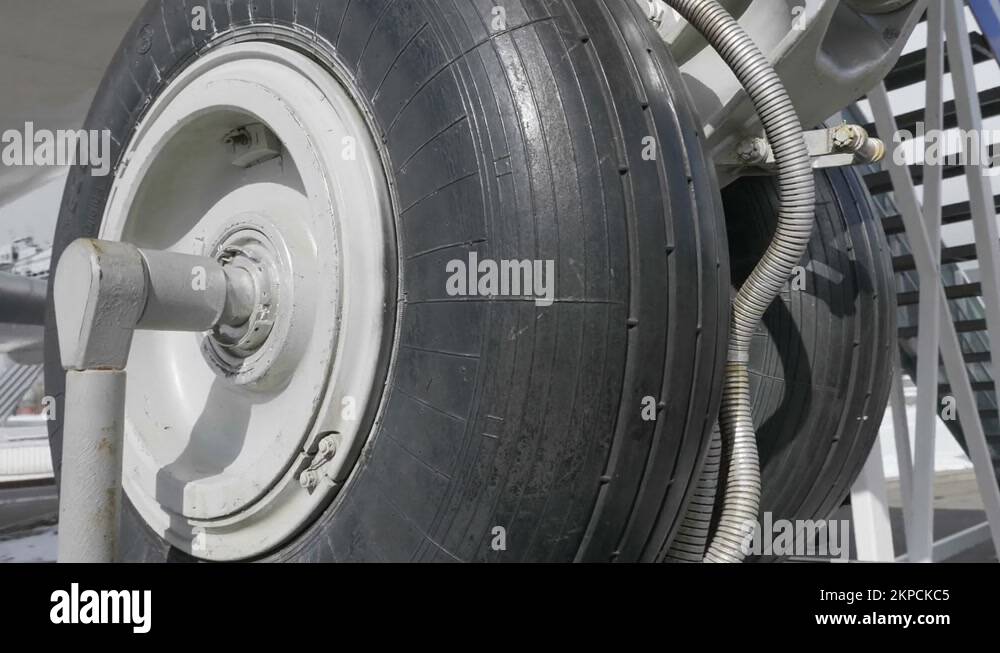 The structure of the landing gear of the aircraft, its location in the