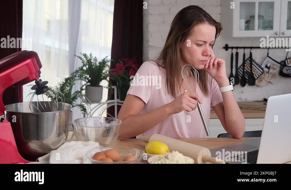 Kitchen tutorial Stock Videos & Footage - HD and 4K Video Clips - Alamy