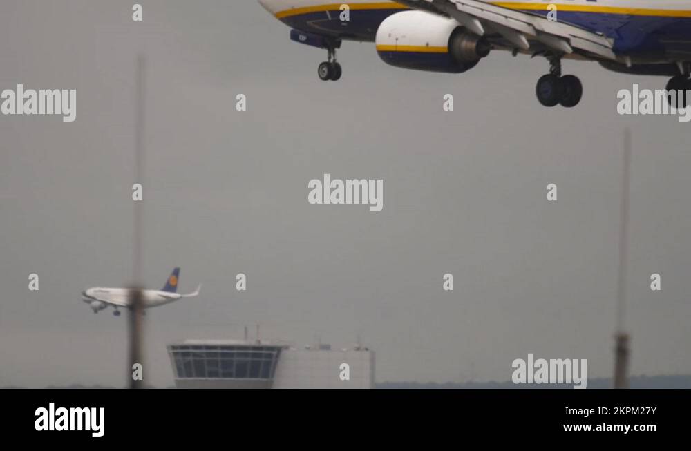 Ryanair Airplane Aircraft Landing Stock Videos Footage Hd And 4k