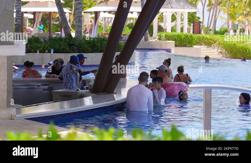 Swim up bar caribbean Stock Videos & Footage HD and 4K Video Clips