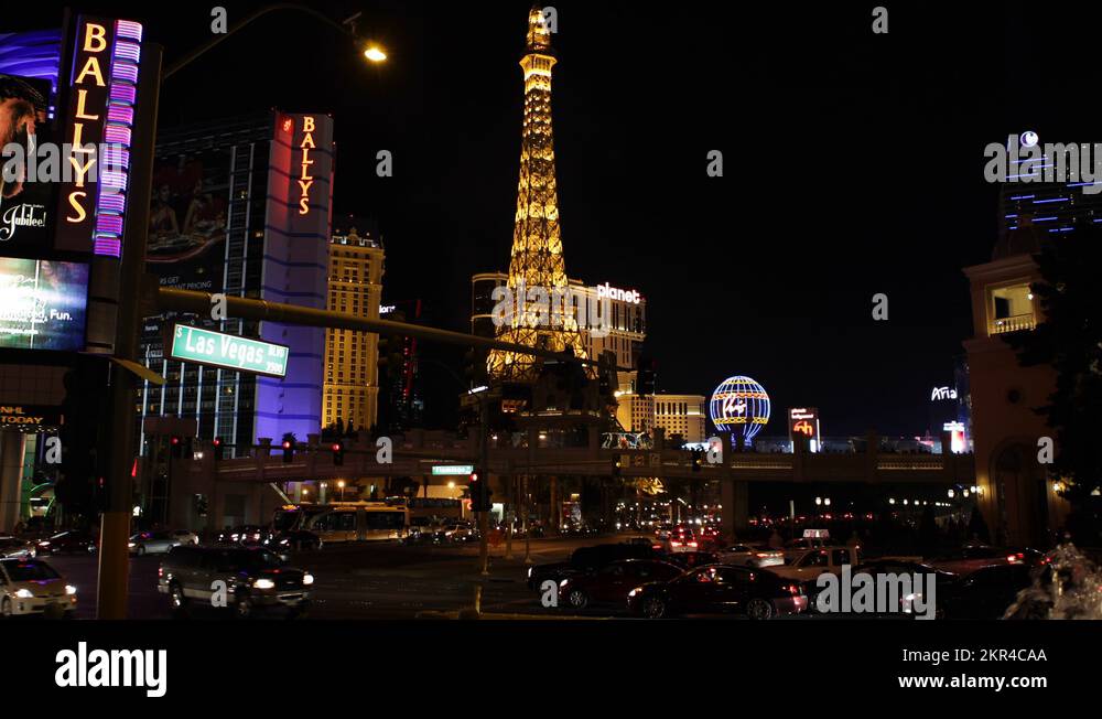 Eiffel Tower Paris Hotel Nightlife Crowded Las Vegas Strip Boulevard