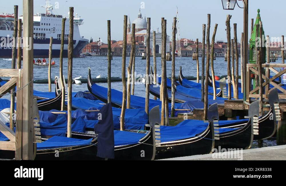 Gondolas cruise ship venice Stock Videos & Footage - HD and 4K Video ...