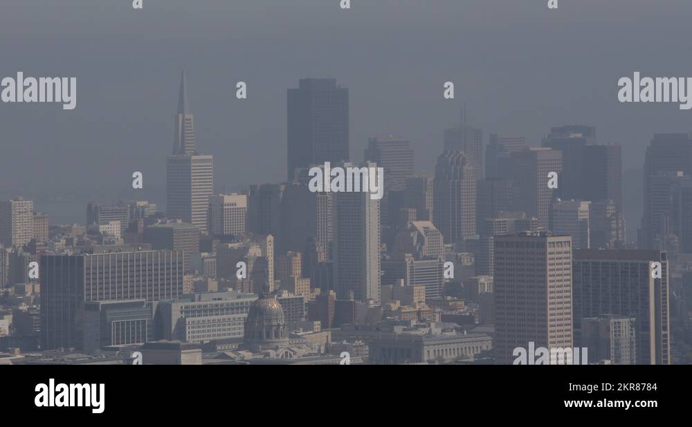 Ultra HD 4K Transamerica Pyramid Tele Zoom Fog San Francisco Aerial