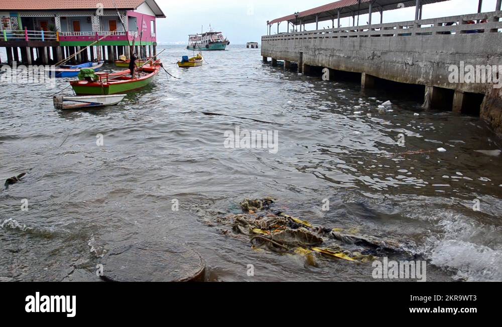 Live footage tsunami thailand