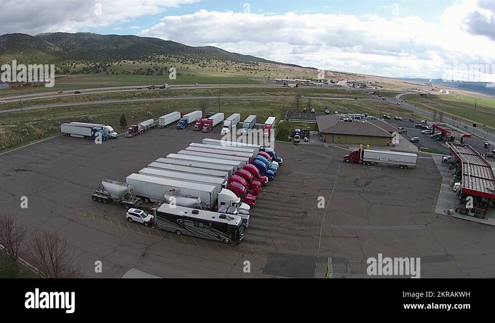 Trailer Rigs Explained Tractor trailer rigs Stock Videos & Footage - HD and 4K Video Clips - Alamy