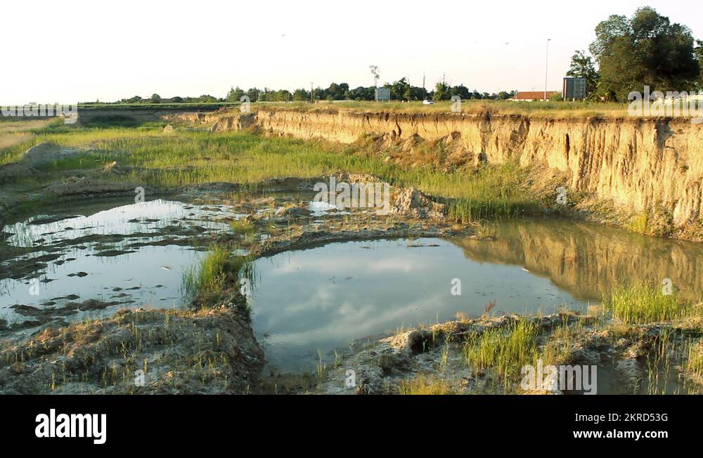 raw excavations ,raw material for making bricks, brick factory (3