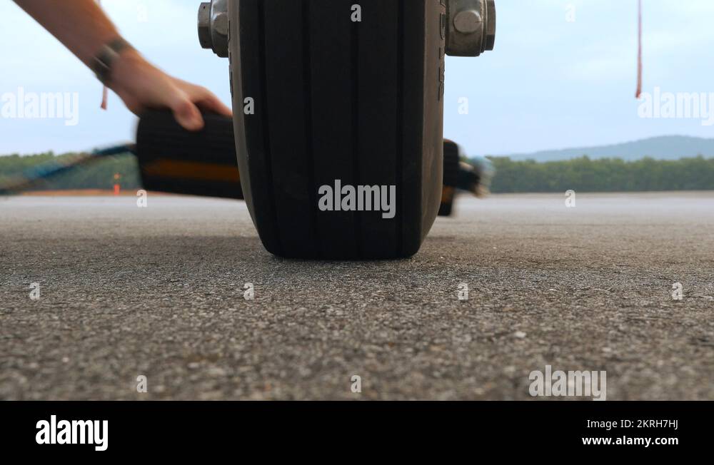 Stoop Chock Stop chock Stock Videos & Footage - HD and 4K Video Clips - Alamy