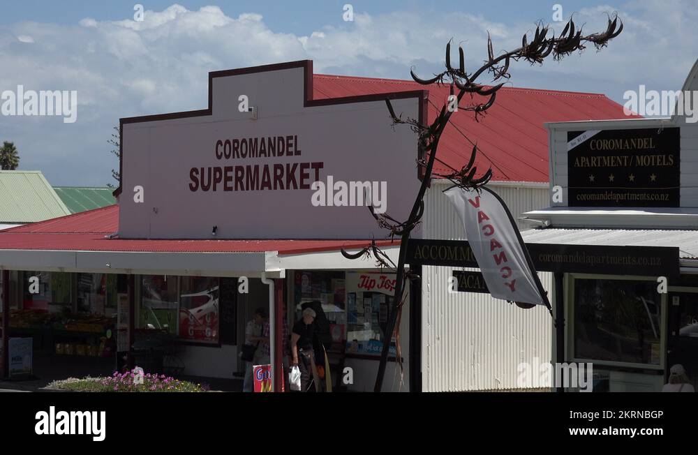 Zoom out, supermarket, Coromandel Town, Coromandel Peninsular, New
