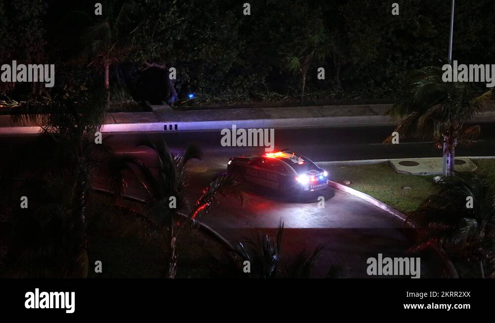Car lights flashing Stock Videos & Footage - HD and 4K Video Clips - Alamy