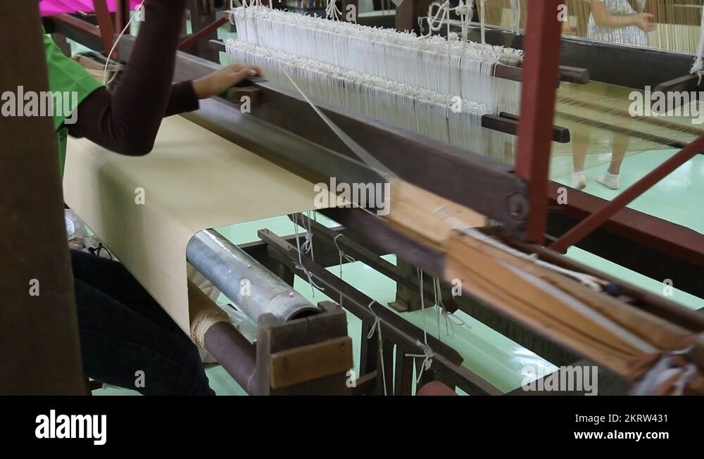 Weaving display Stock Videos & Footage HD and 4K Video Clips Alamy