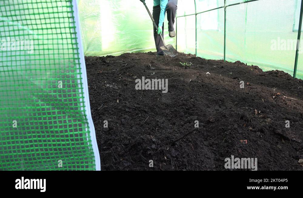 Spade tool Stock Videos & Footage HD and 4K Video Clips Alamy