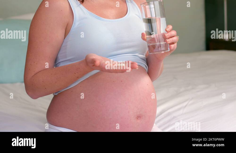Молочница при беременности отзывы. Беременность молочница. Молочница у беременных фото. Кандидоз у беременных фото.