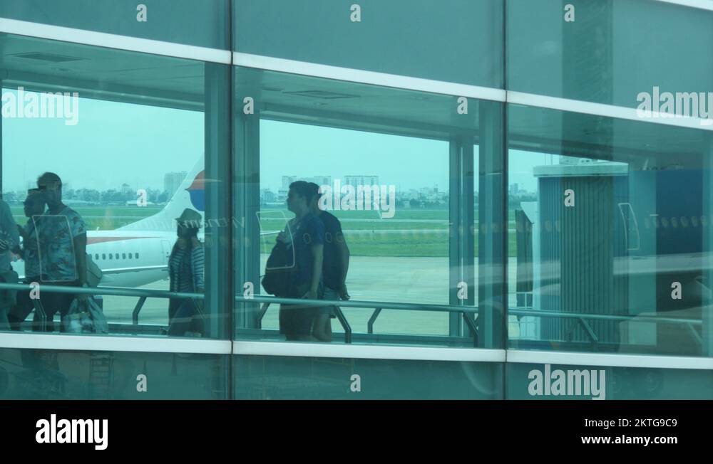 Airplane airport baggage boarding Stock Videos & Footage HD and 4K