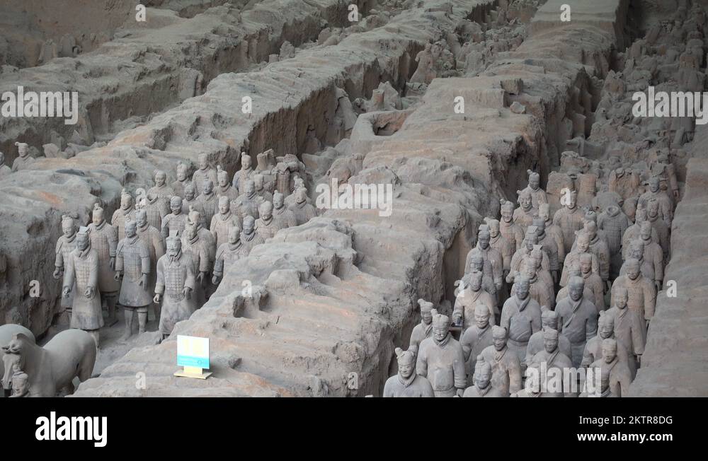 Rows of Terracotta Army statues in Xian, China Stock Video Footage Alamy