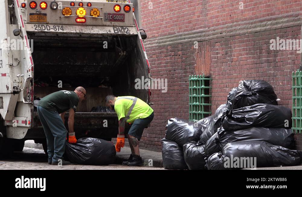 Nyc garbage dump Stock Videos & Footage HD and 4K Video Clips Alamy