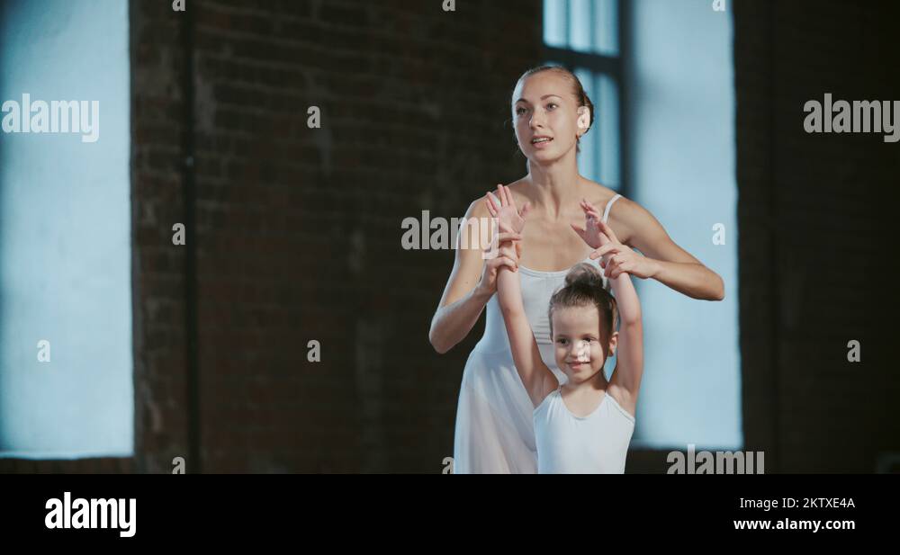 Adult Dance Class Stock Videos Footage Hd And 4k Video Clips Alamy