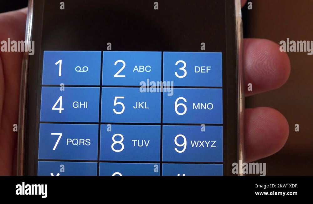 911 emergency number calling people danger request help dialing keypad