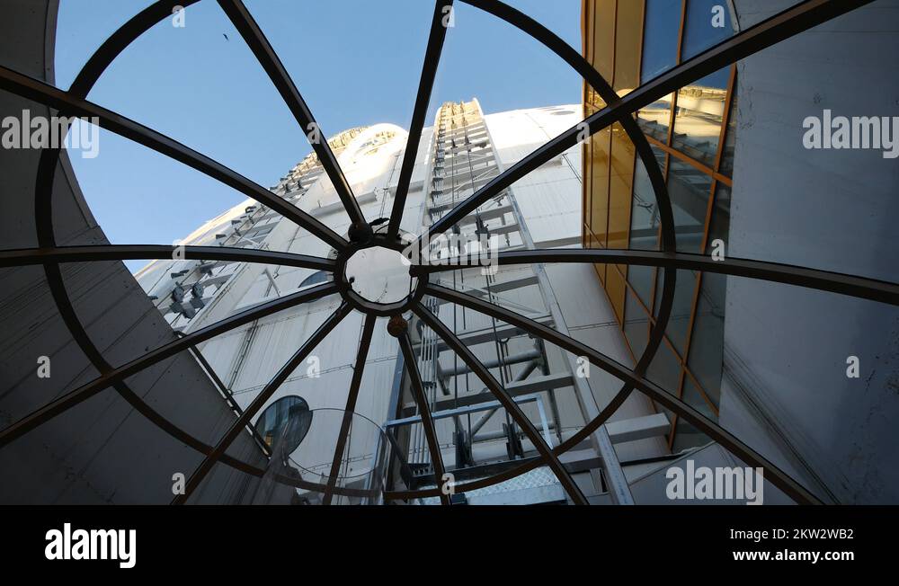 Skyview elevator Stock Videos & Footage HD and 4K Video Clips Alamy