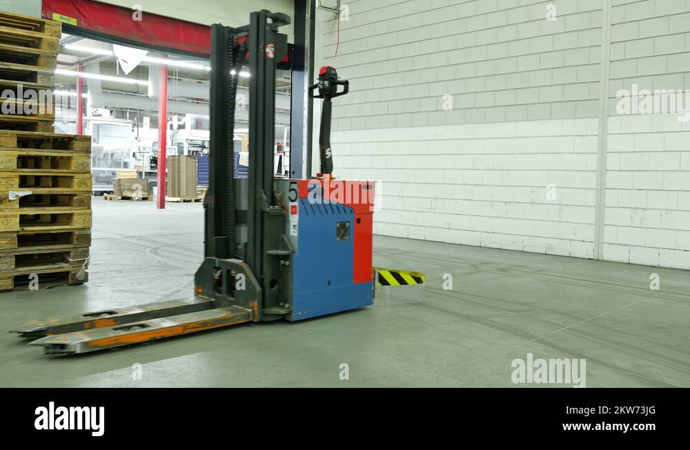Forked Automatic Guided Vehicles (AGV) pallet truck, unmanned driving