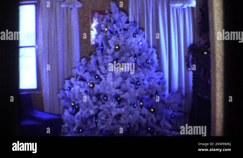 1968 a christmas tree light blink in the come and go in the house