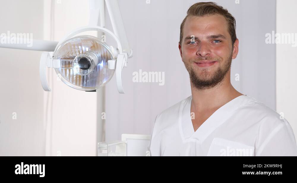 Dentist clinic sign Stock Videos & Footage HD and 4K Video Clips Alamy