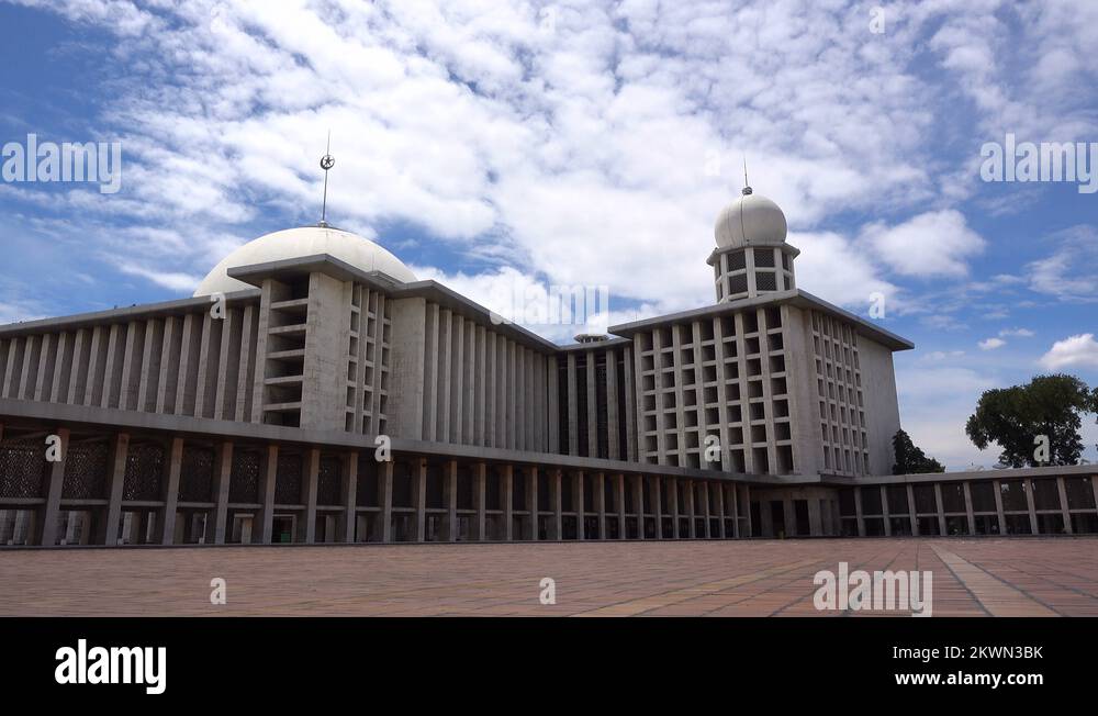 Jakarta mosque dome Stock Videos & Footage HD and 4K Video Clips Alamy