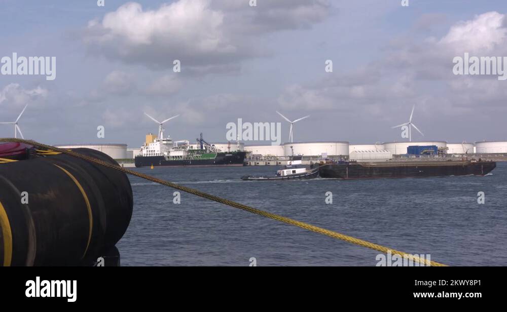 LNG Tanker Cardissa loading chilled fuel at GATE terminal Stock Video