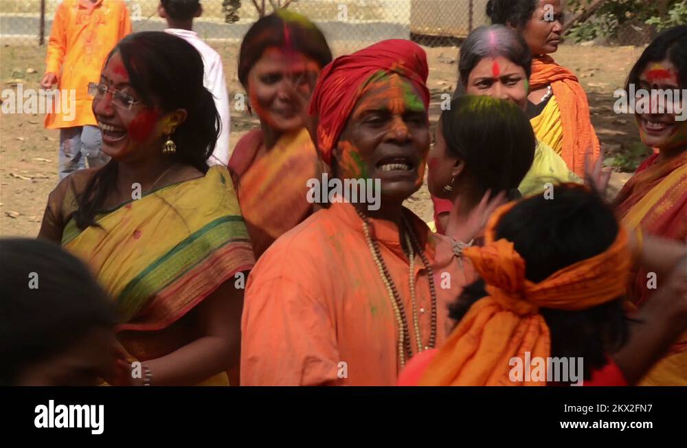 santiniketan holi girls photos