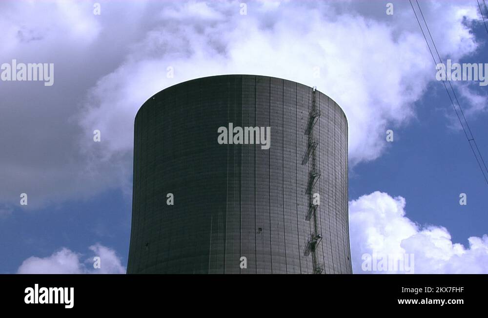 Cooling_tower Stock Videos & Footage - HD and 4K Video Clips - Alamy