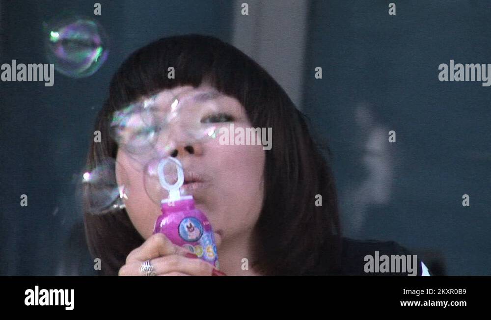 Bubble Stock Videos Footage Hd And 4k Video Clips Alamy