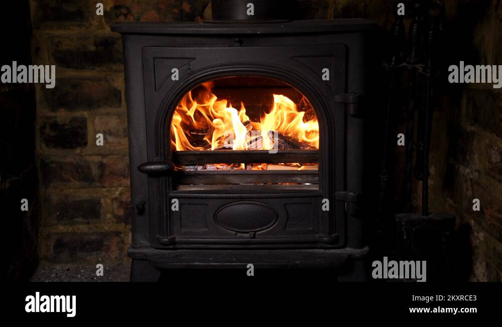 Cast iron log fire Stock Videos & Footage HD and 4K Video Clips Alamy