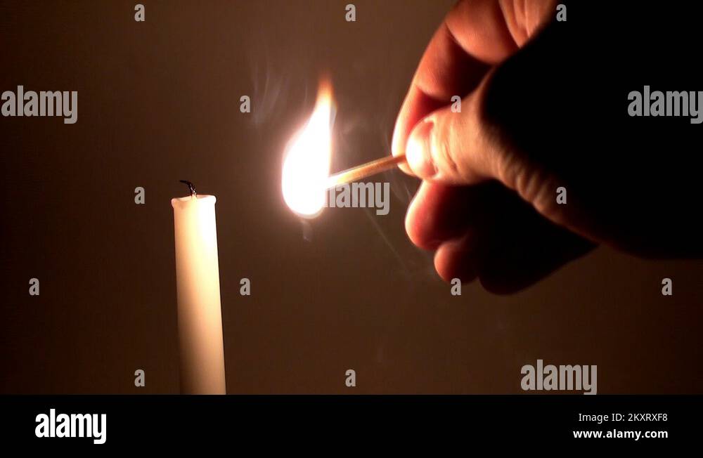 Две погасшие свечи. Тушили свечи при встрече. Погасшая свеча сердечко. Тушили свечи при встрече. Тушили свечи при встрече.