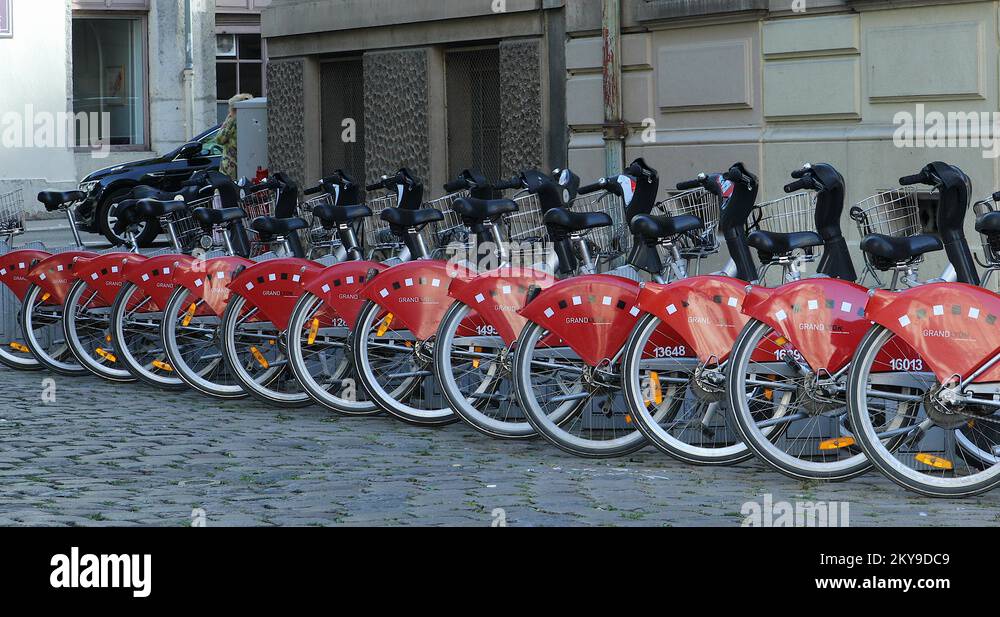 Lyon bike rental Stock Videos & Footage HD and 4K Video Clips Alamy