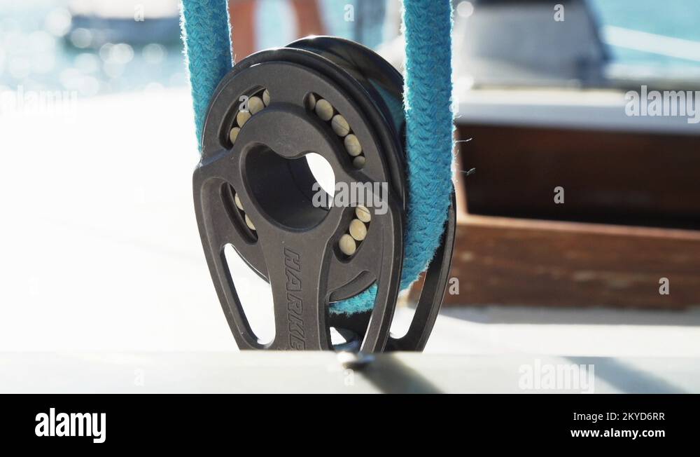 Rope and pulley Stock Videos & Footage HD and 4K Video Clips Alamy