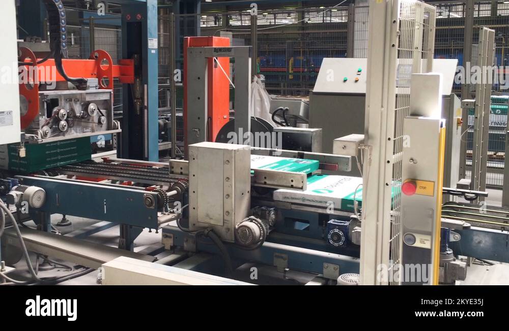 Production conveyor, conveyor line, conveyor belt, ceramic tile, kiln firin Stock Video Footage