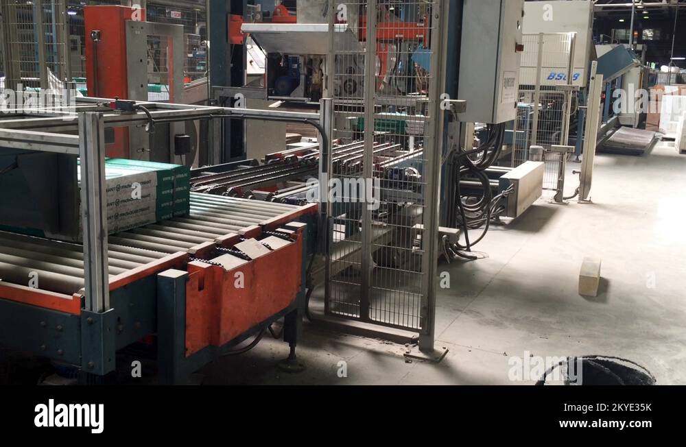 Production conveyor, conveyor line, conveyor belt, ceramic tile, kiln firin Stock Video Footage