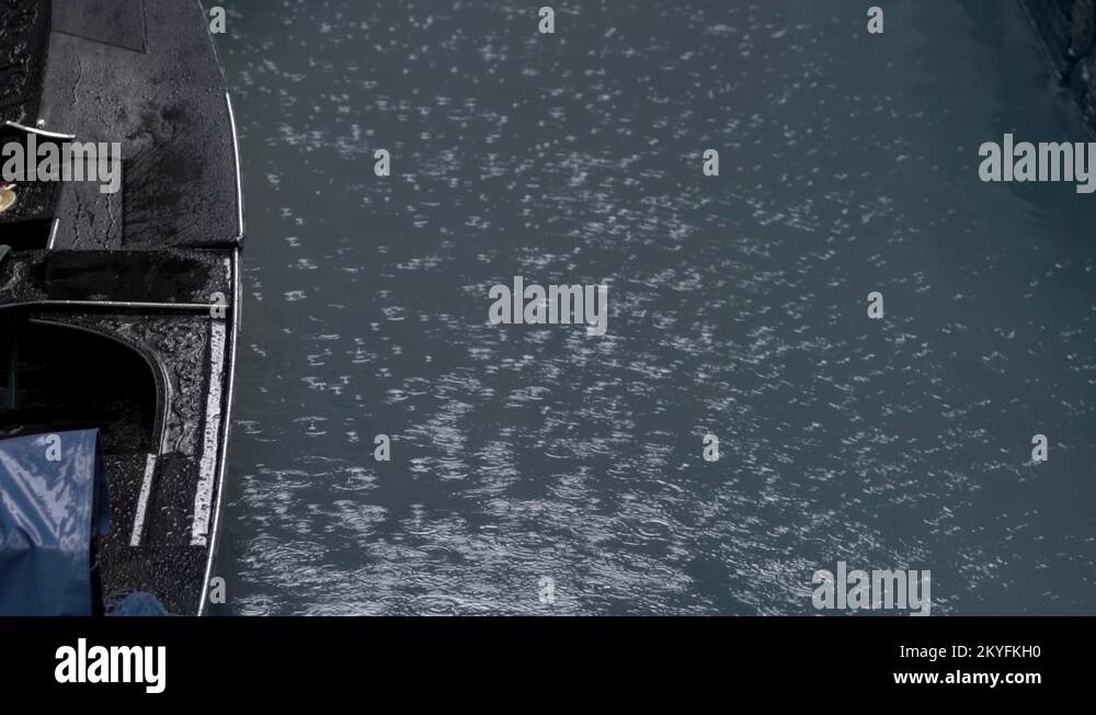 Gondolas black Stock Videos & Footage HD and 4K Video Clips Alamy