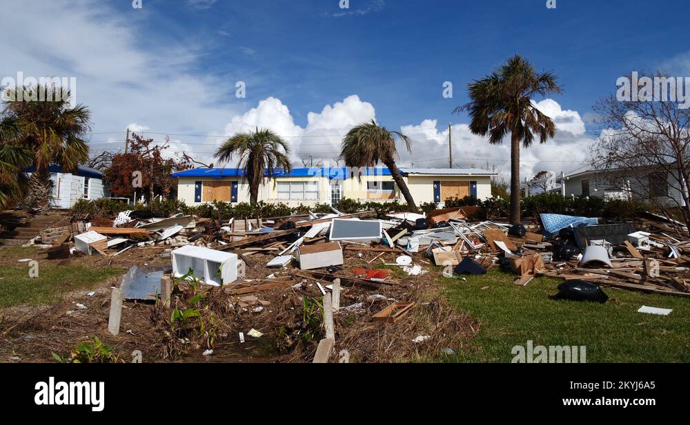 5 damaged or destroyed houses drive by in Mexico Beach after Hurricane