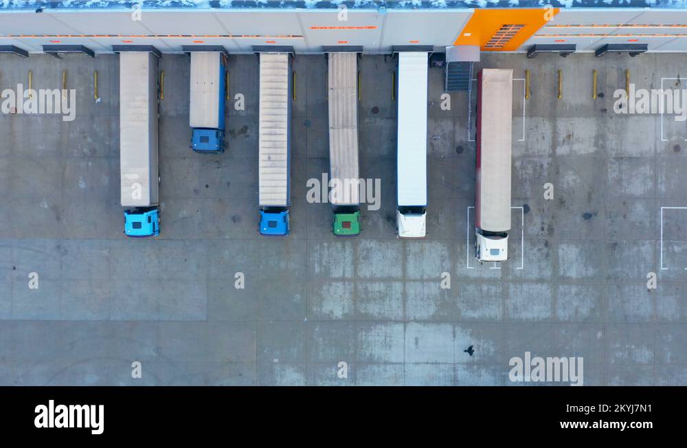 Trailers for loading Stock Videos & Footage - HD and 4K Video Clips - Alamy